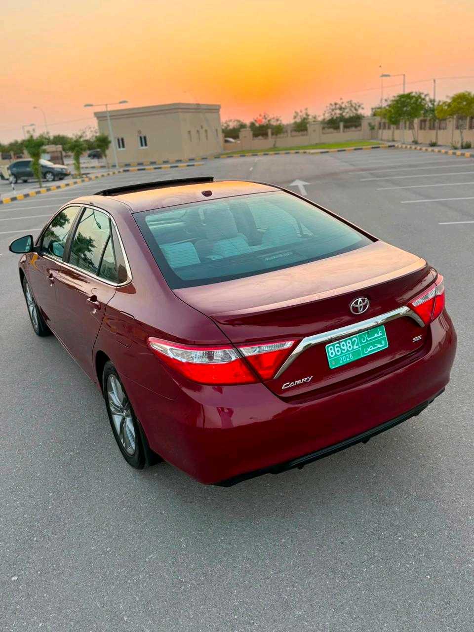 Car Image 2017 TOYOTA CAMRY SE