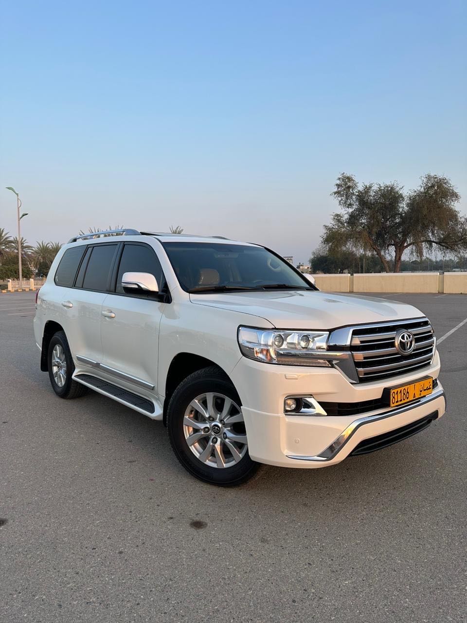 Car Image 2016 TOYOTA LAND CRUISER GX.R