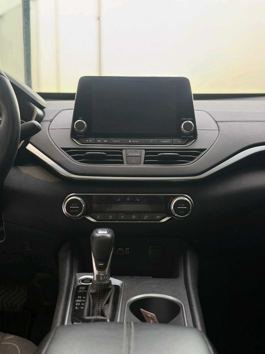 Car Image 2019 NISSAN ALTIMA SV