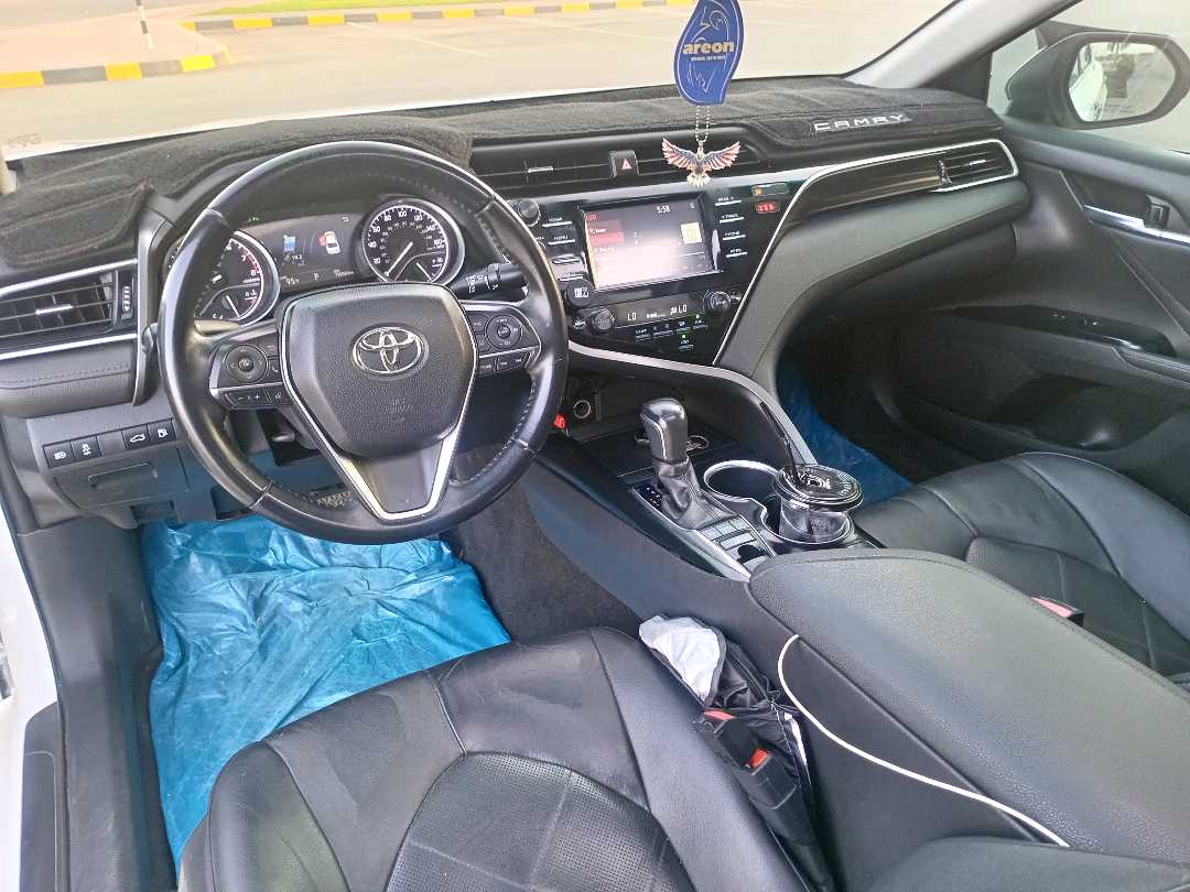 Car Image 2018 TOYOTA CAMRY XLE