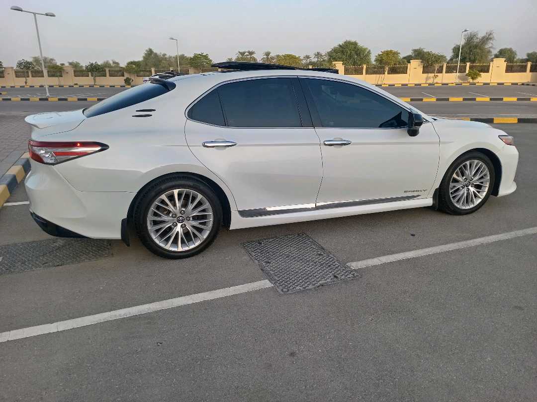 Car Image 2018 TOYOTA CAMRY XLE