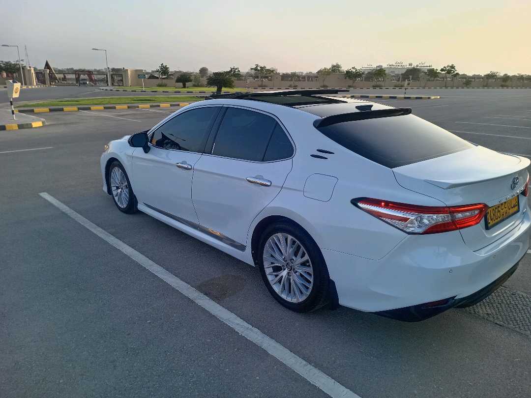 Car Image 2018 TOYOTA CAMRY XLE