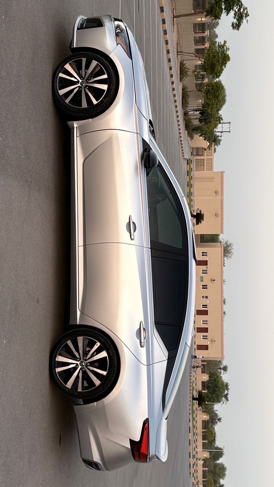Car Image 2021 NISSAN ALTIMA SR