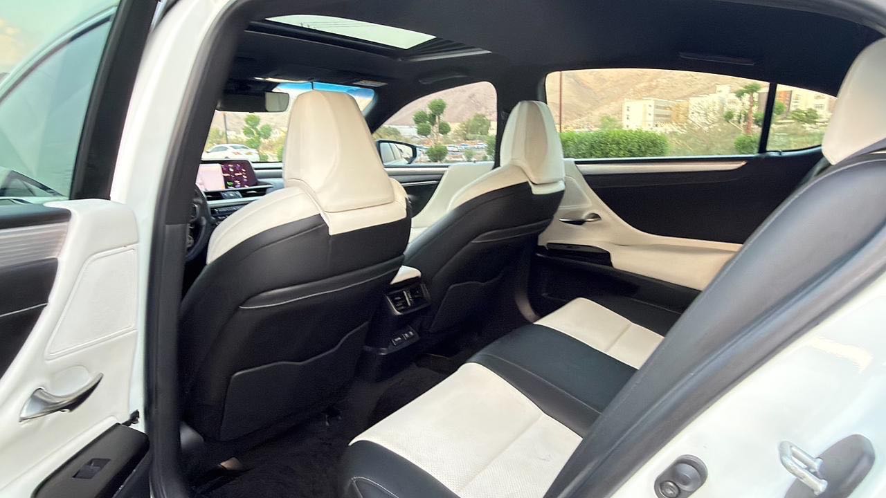 Car Image 2019 LEXUS ES 350