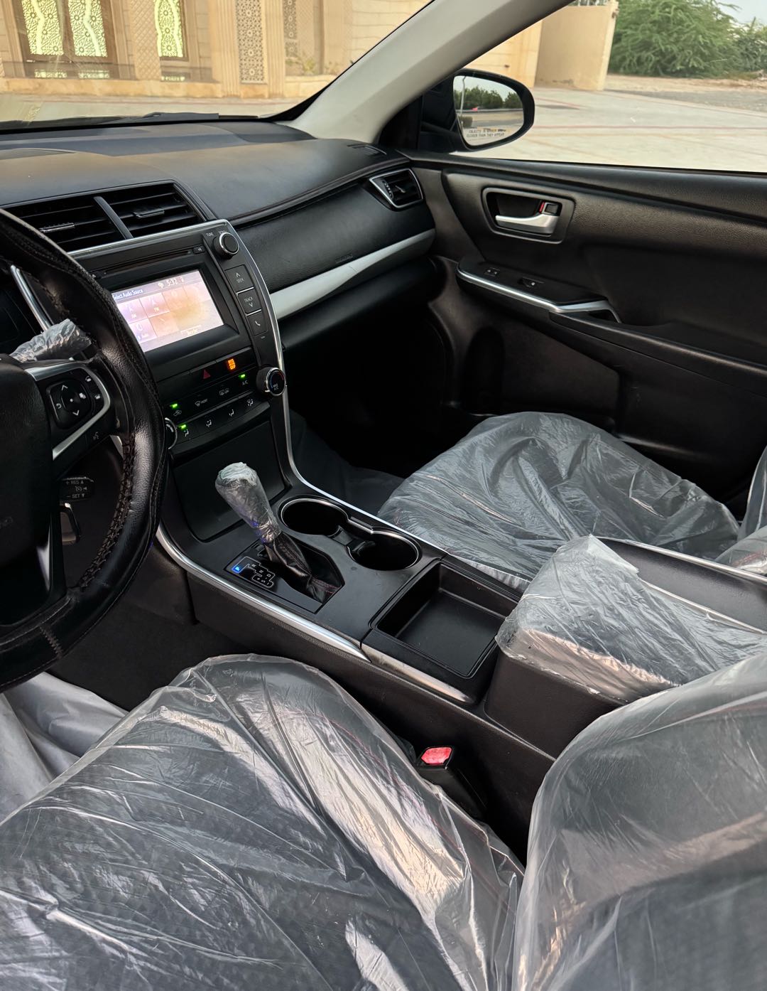 Car Image 2015 TOYOTA CAMRY SE