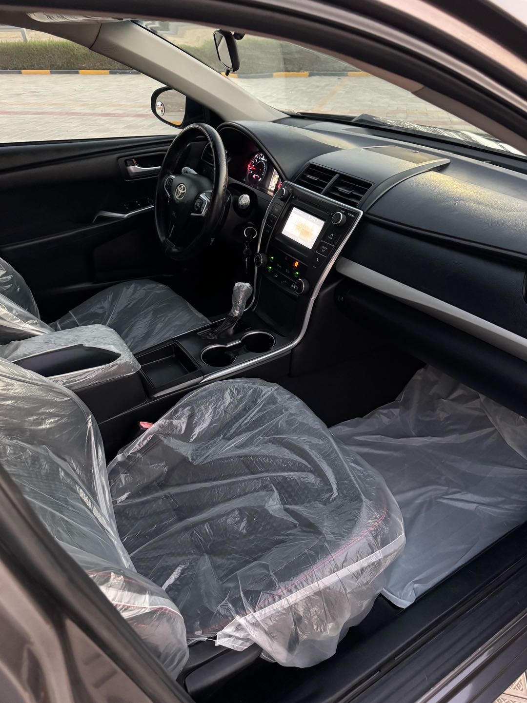 Car Image 2015 TOYOTA CAMRY SE