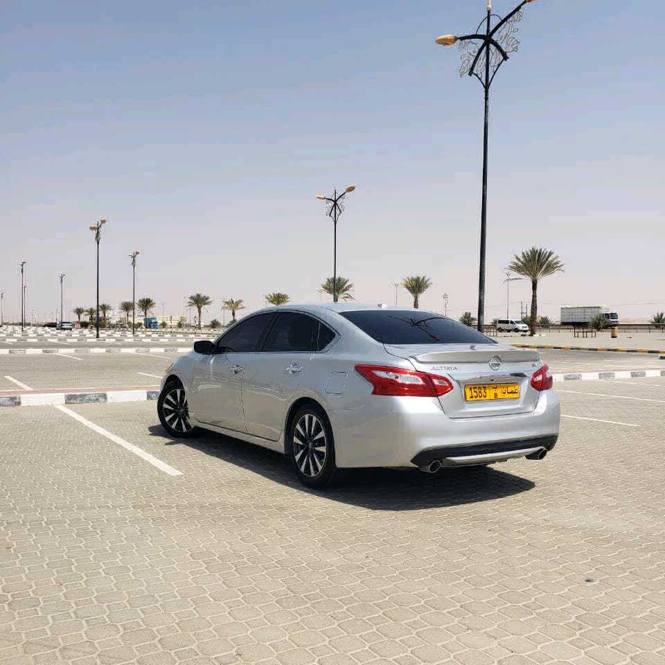 Car Image 2017 NISSAN ALTIMA SV