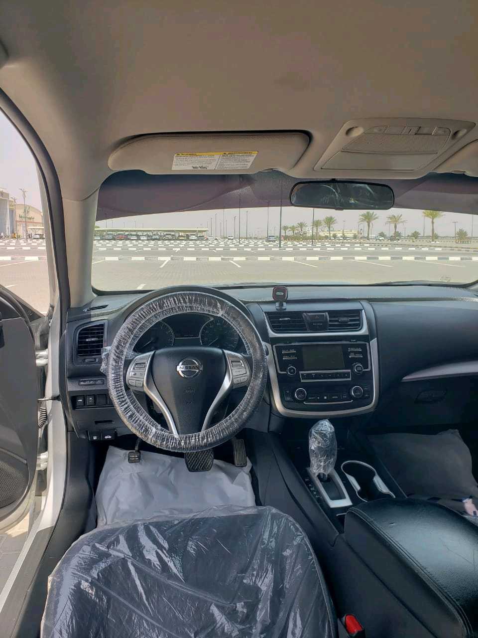 Car Image 2017 NISSAN ALTIMA SV