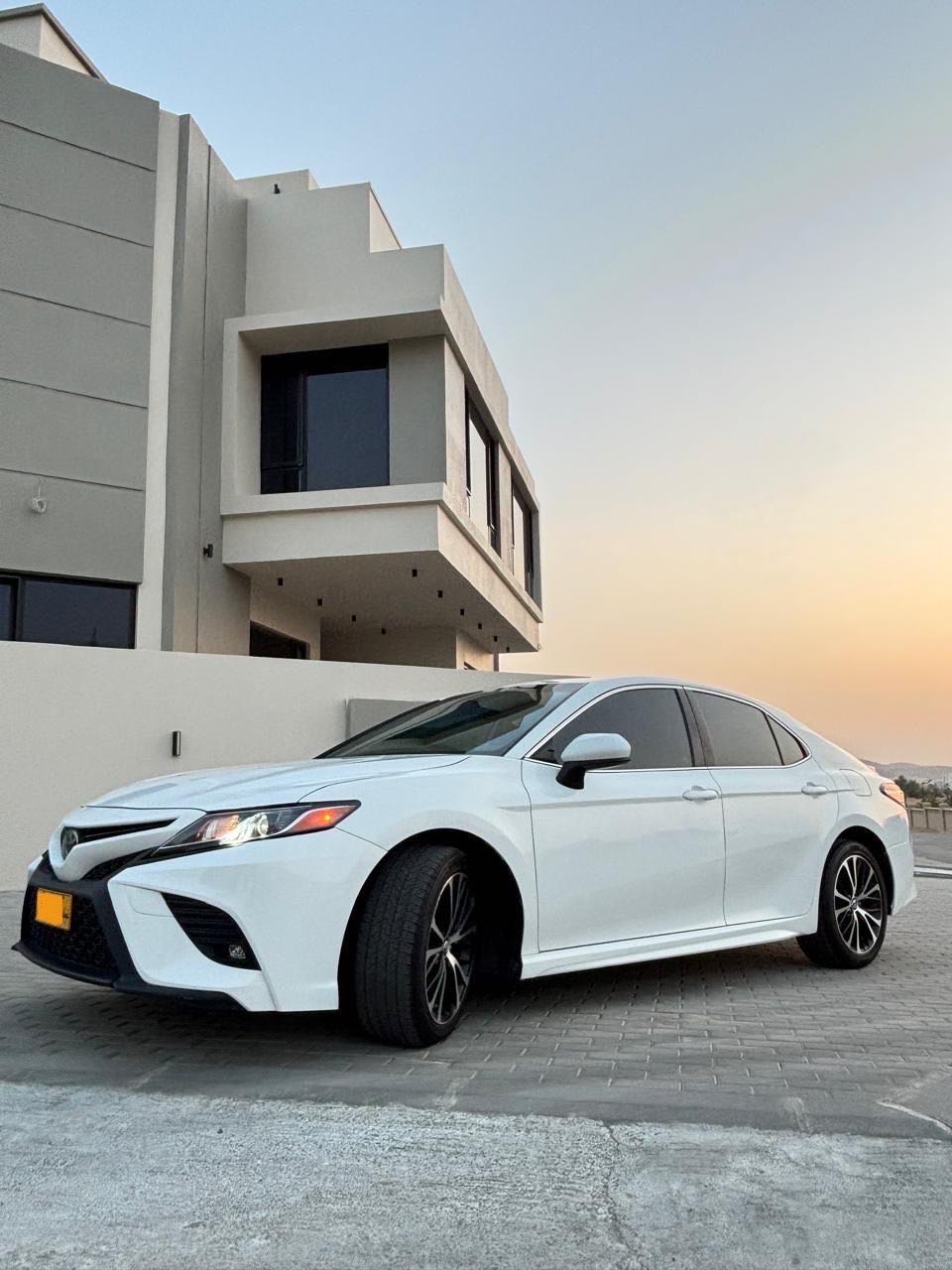 Car Image 2020 TOYOTA CAMRY SE