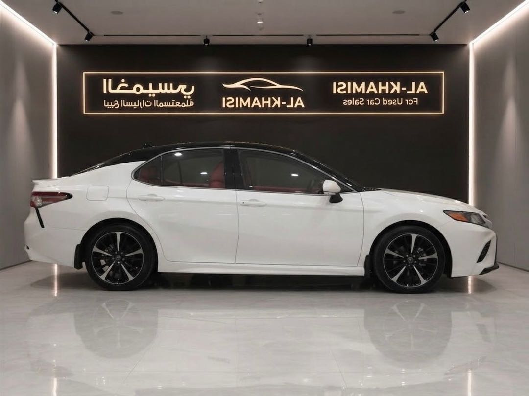 Car Image 2018 TOYOTA CAMRY XSE
