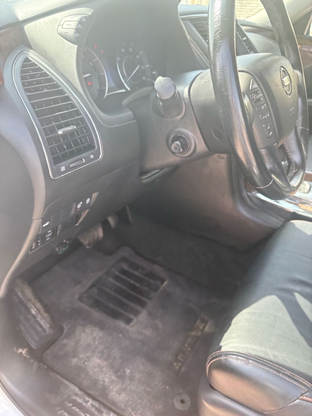 Car Image 2019 NISSAN ARMADA 