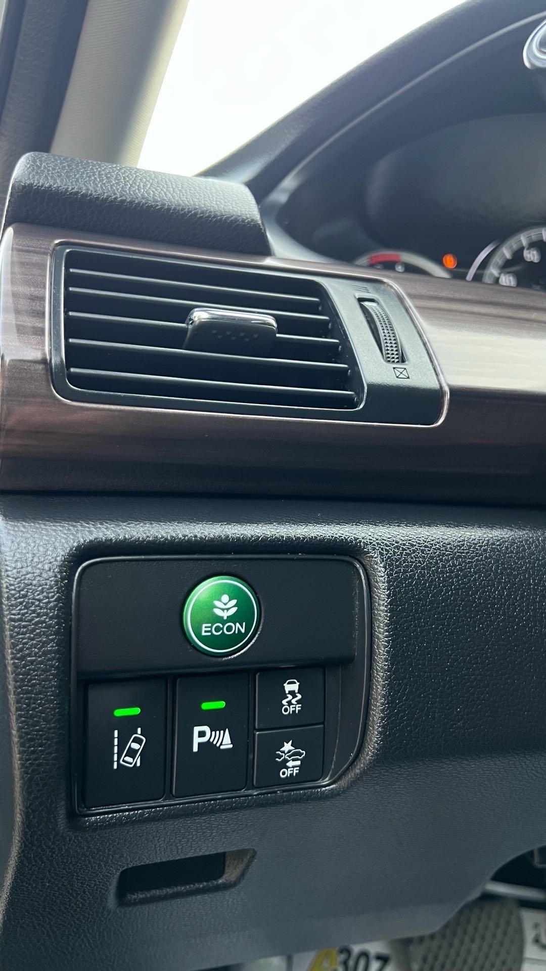 Car Image 2017 HONDA ACCORD TOURING