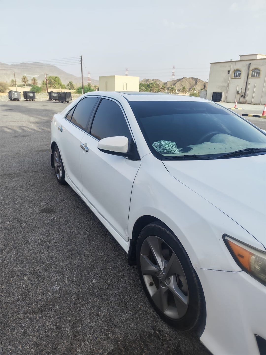 Car Image 2012 TOYOTA CAMRY SE