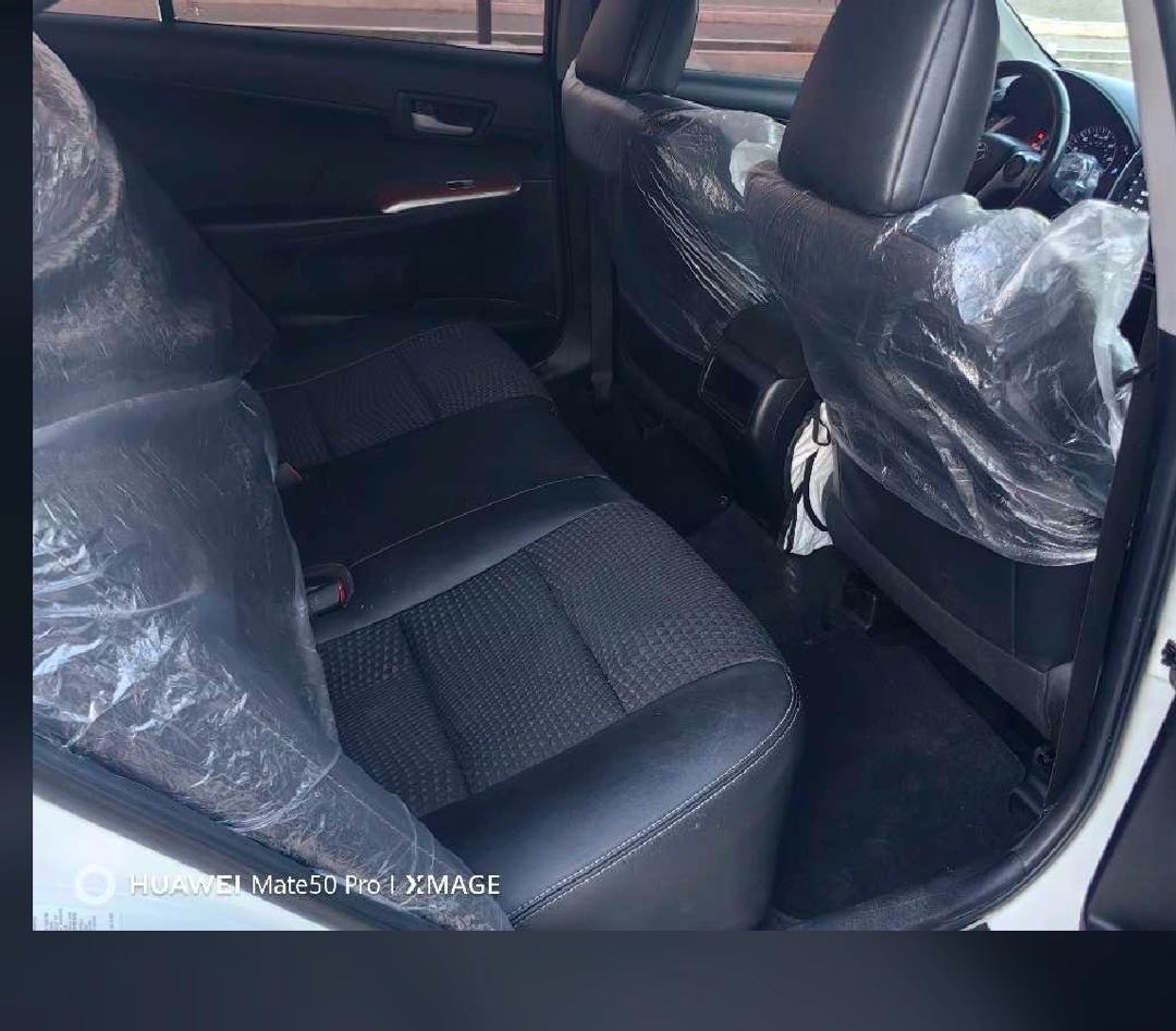 Car Image 2012 TOYOTA CAMRY SE