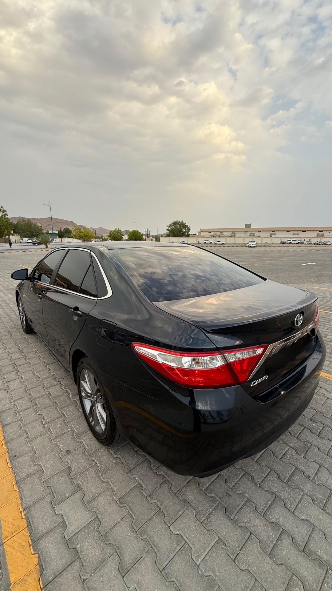 Car Image 2017 TOYOTA CAMRY SE
