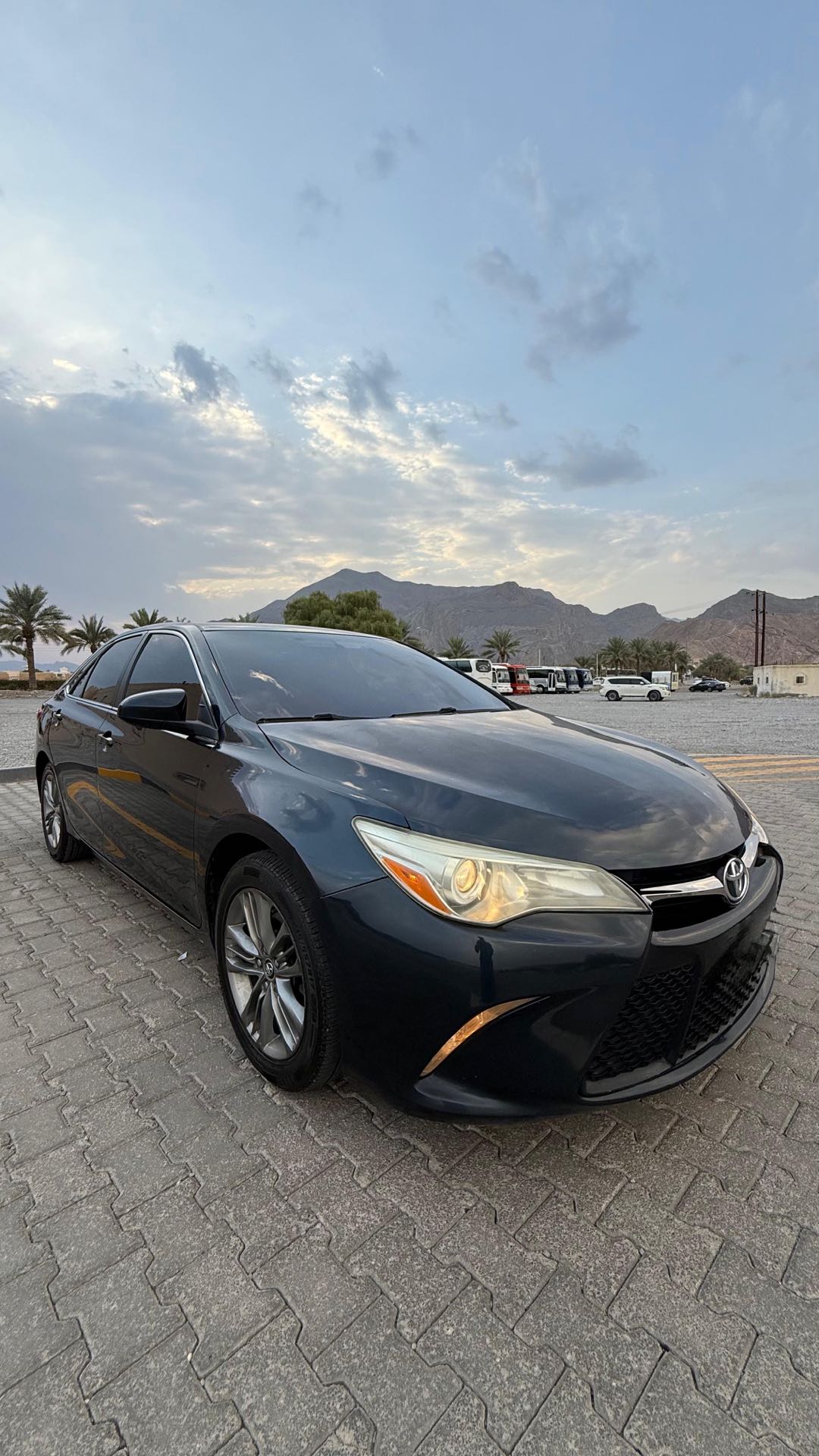 Car Image 2017 TOYOTA CAMRY SE