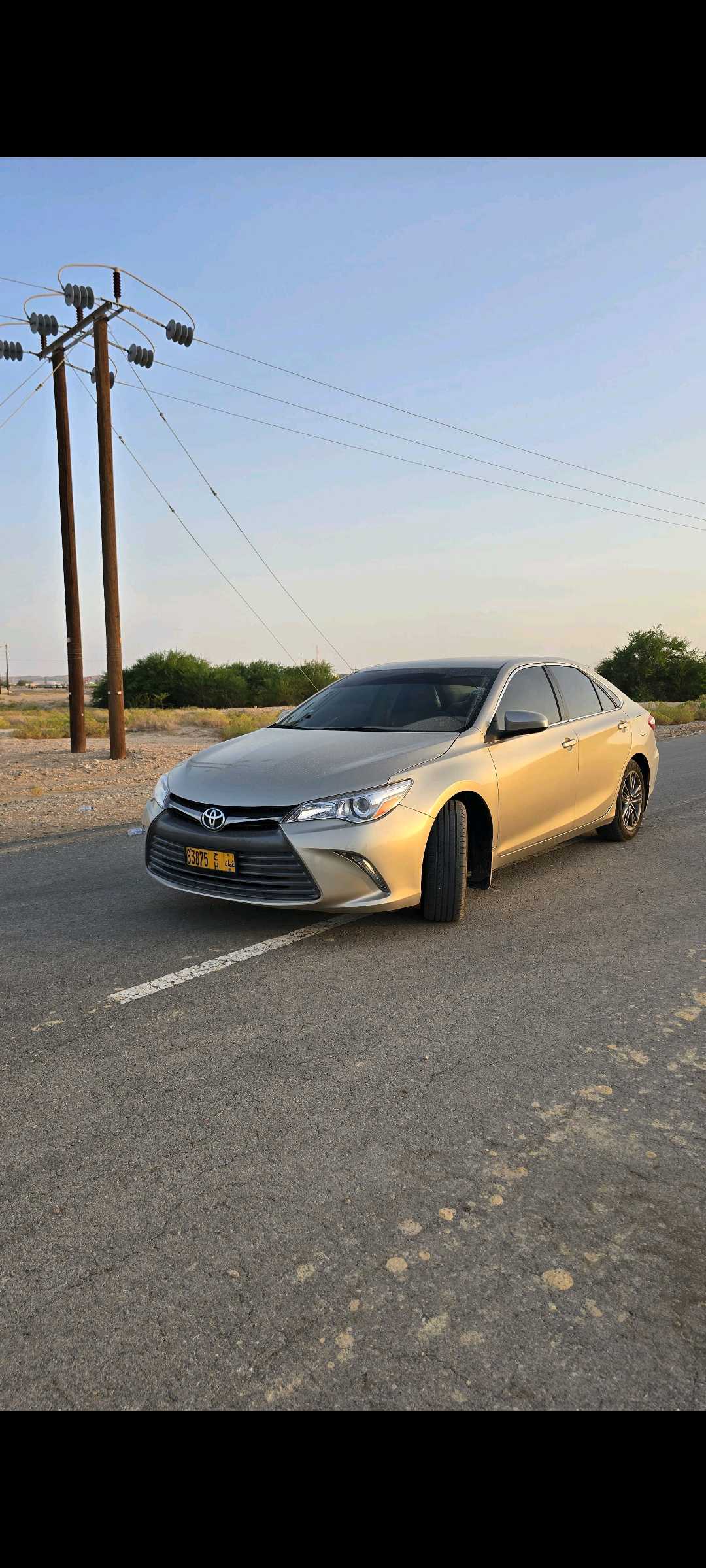 Car Image 2015 TOYOTA CAMRY LE
