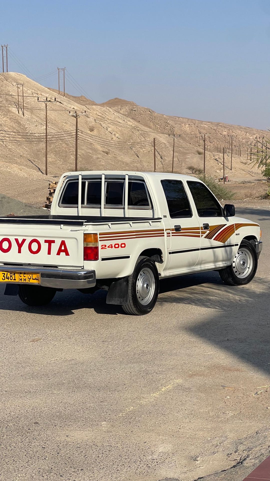 Car Image 1996 TOYOTA HILUX 