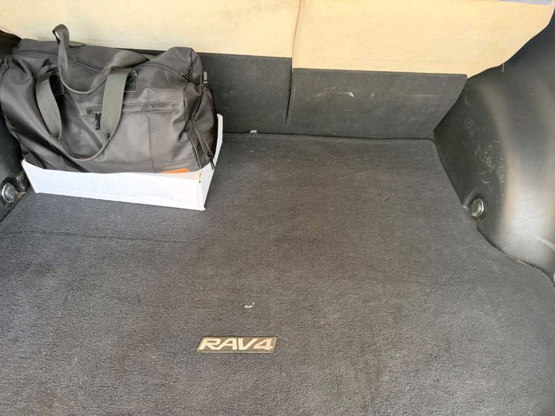 TOYOTA RAV4 XLE 2018