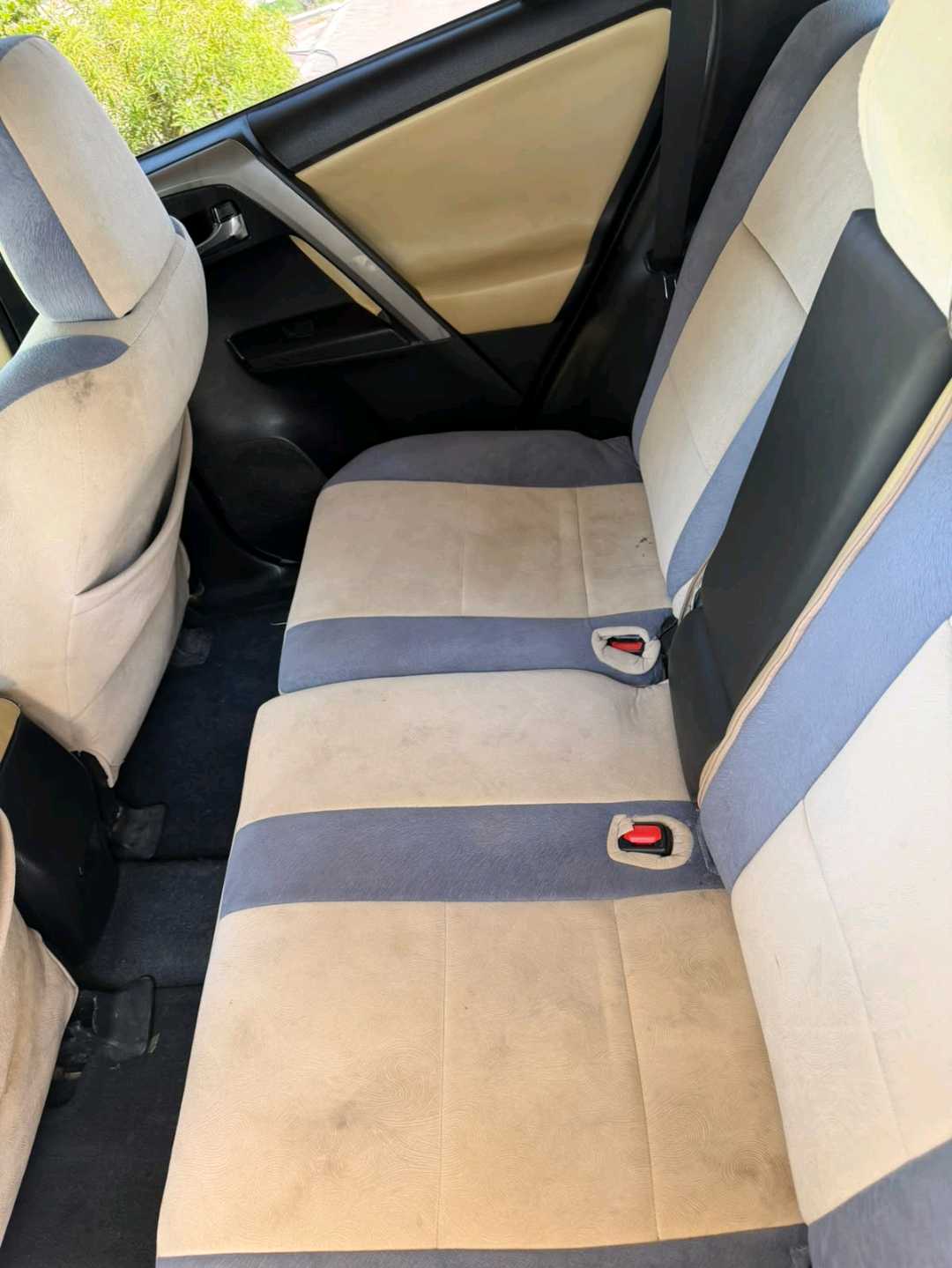 Car Image 2018 TOYOTA RAV4 XLE