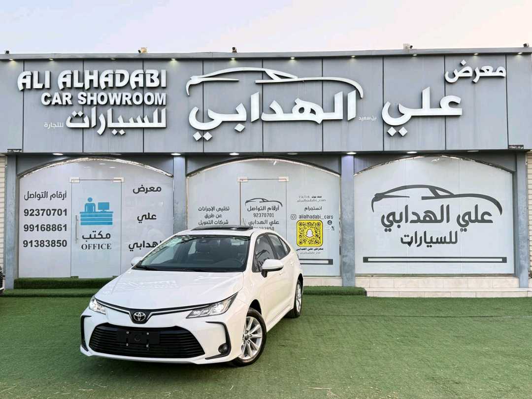 Car Image 2025 TOYOTA COROLLA LE