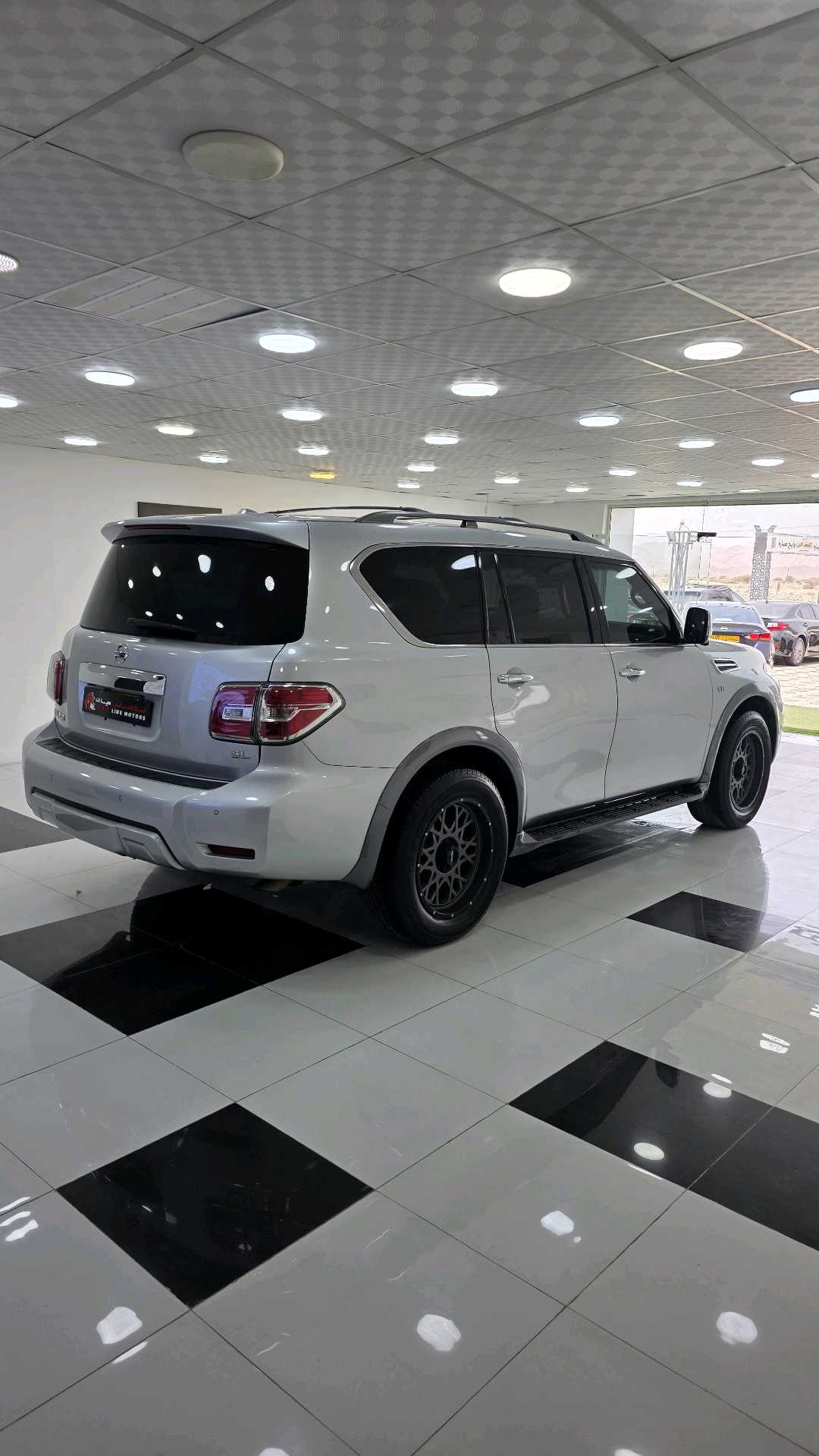 Car Image 2018 NISSAN ARMADA 