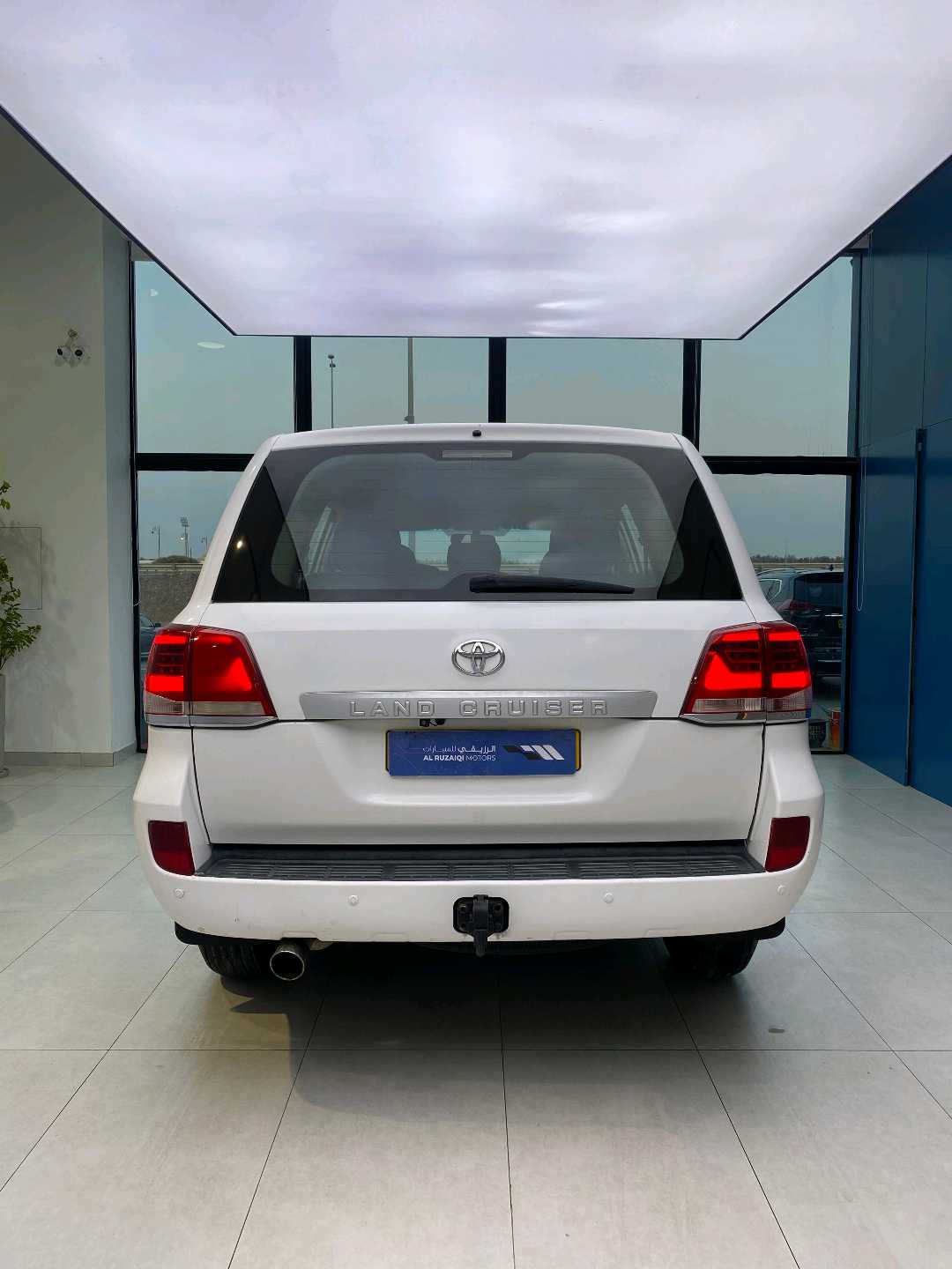 Car Image 2011 TOYOTA LAND CRUISER GX