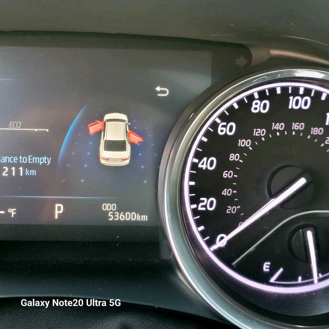 Car Image 2018 TOYOTA CAMRY XLE