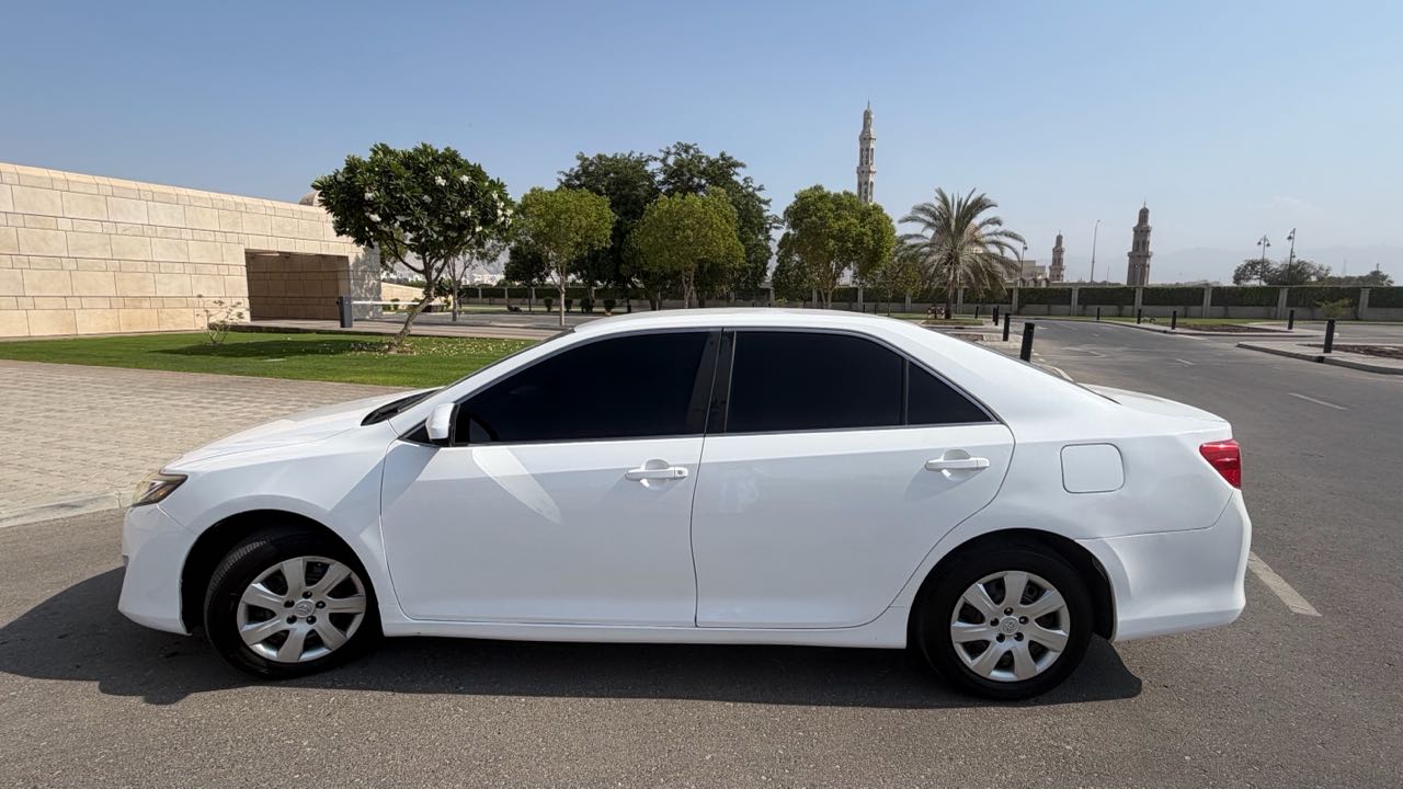Car Image 2012 TOYOTA CAMRY GL