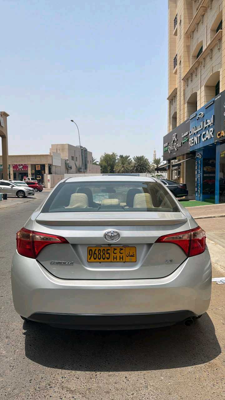 Car Image 2017 TOYOTA COROLLA LE