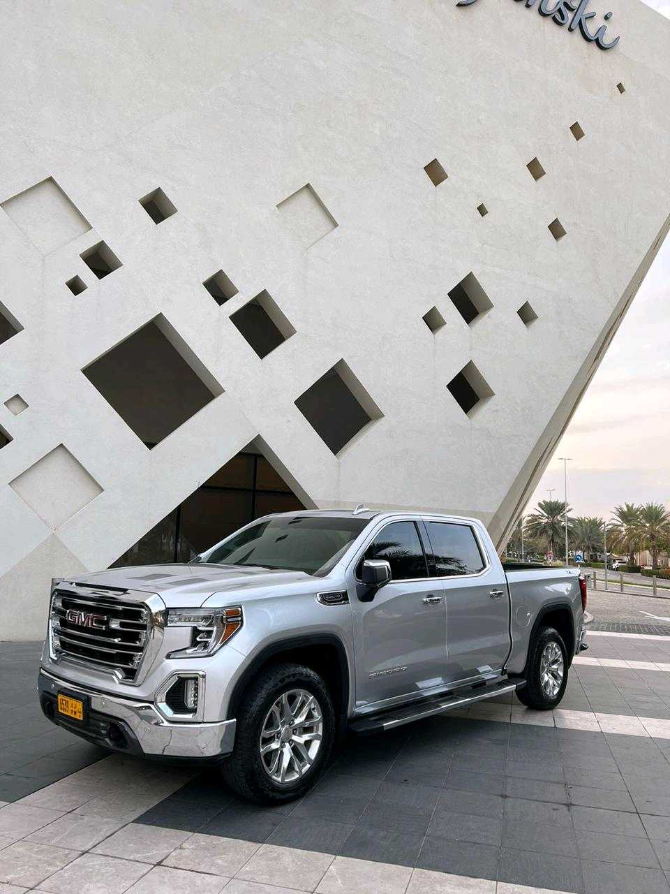 Car Image 2022 GMC SIERRA SLT