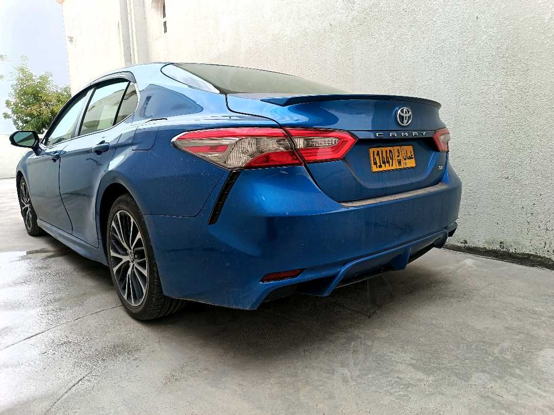 Car Image 2018 TOYOTA CAMRY SE