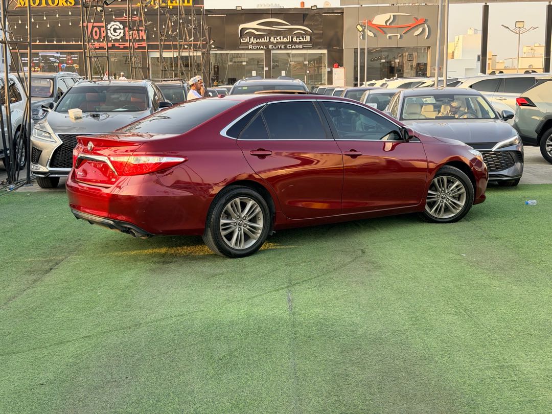 Car Image 2017 TOYOTA CAMRY SE