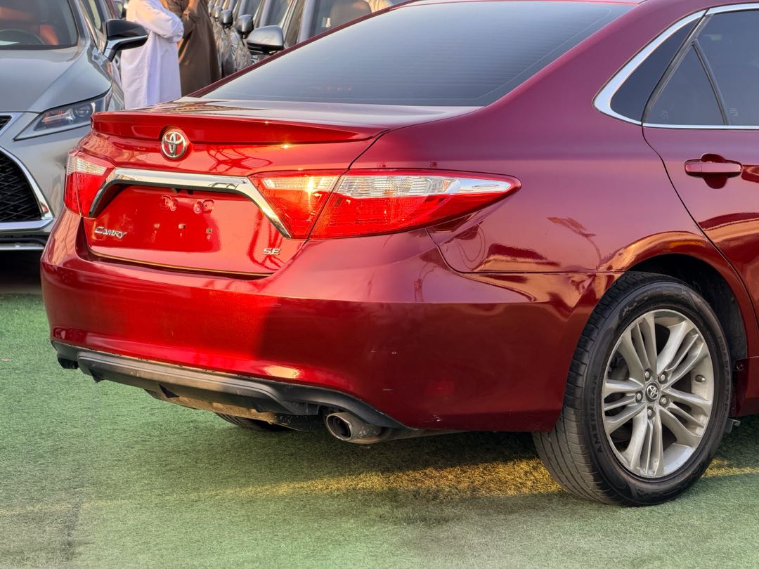 Car Image 2017 TOYOTA CAMRY SE
