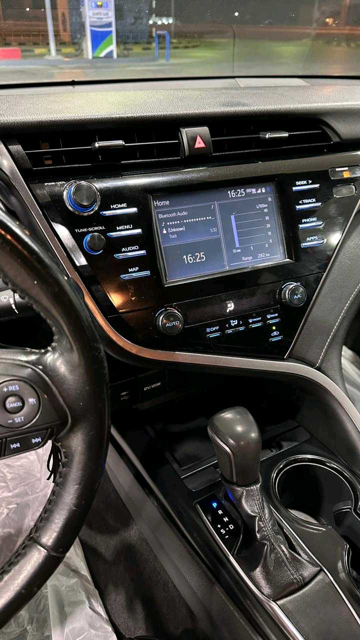 Car Image 2019 TOYOTA CAMRY SE