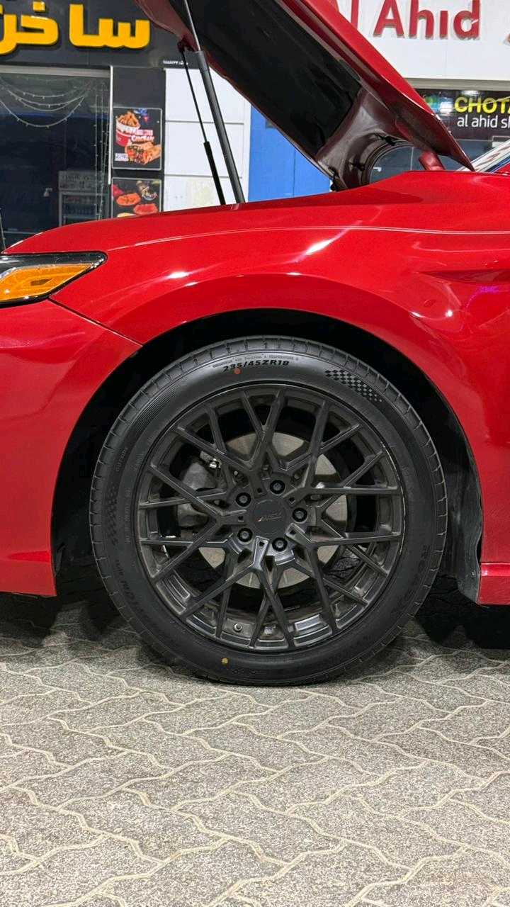 Car Image 2019 TOYOTA CAMRY SE