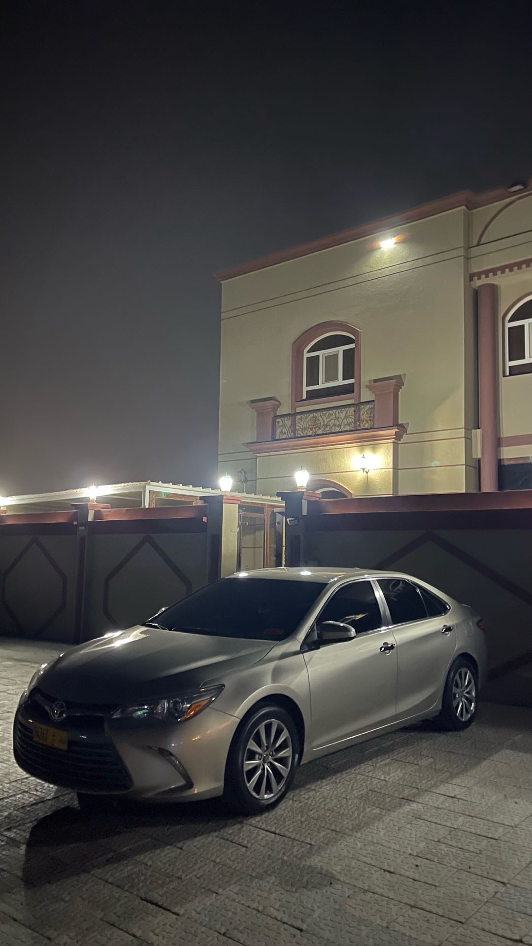 Car Image 2017 TOYOTA CAMRY XLE
