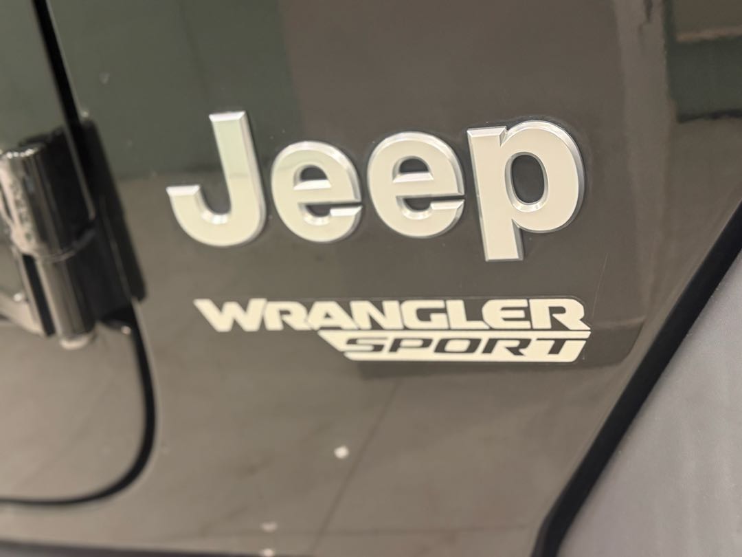 Car Image 2018 JEEP WRANGLER Sport