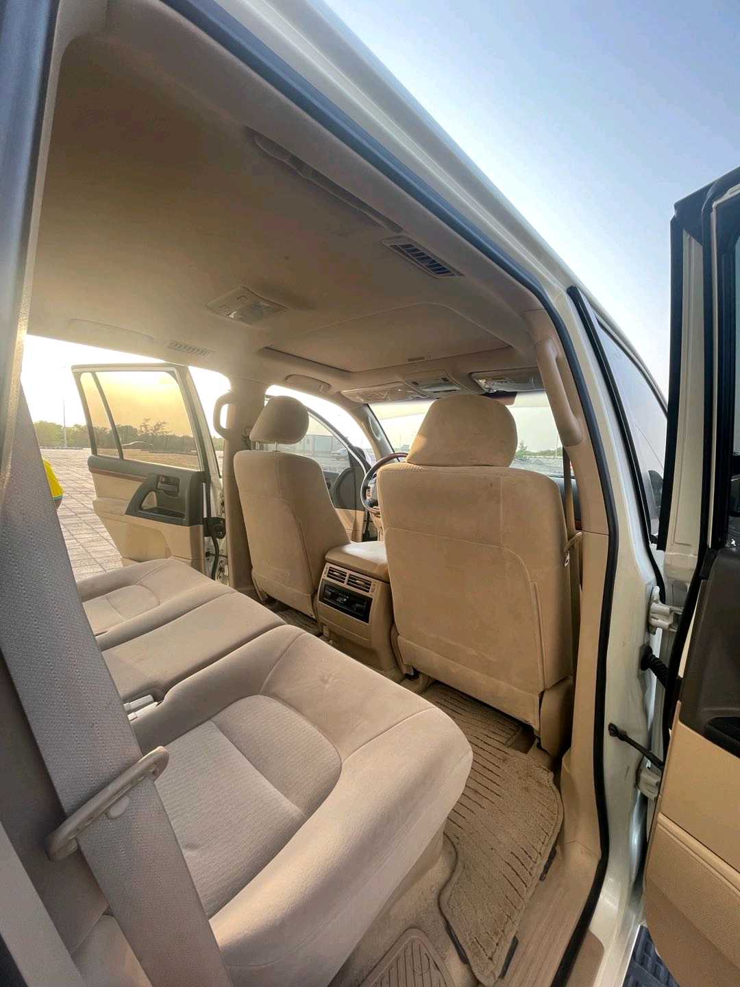 Car Image 2015 TOYOTA LAND CRUISER GX.R