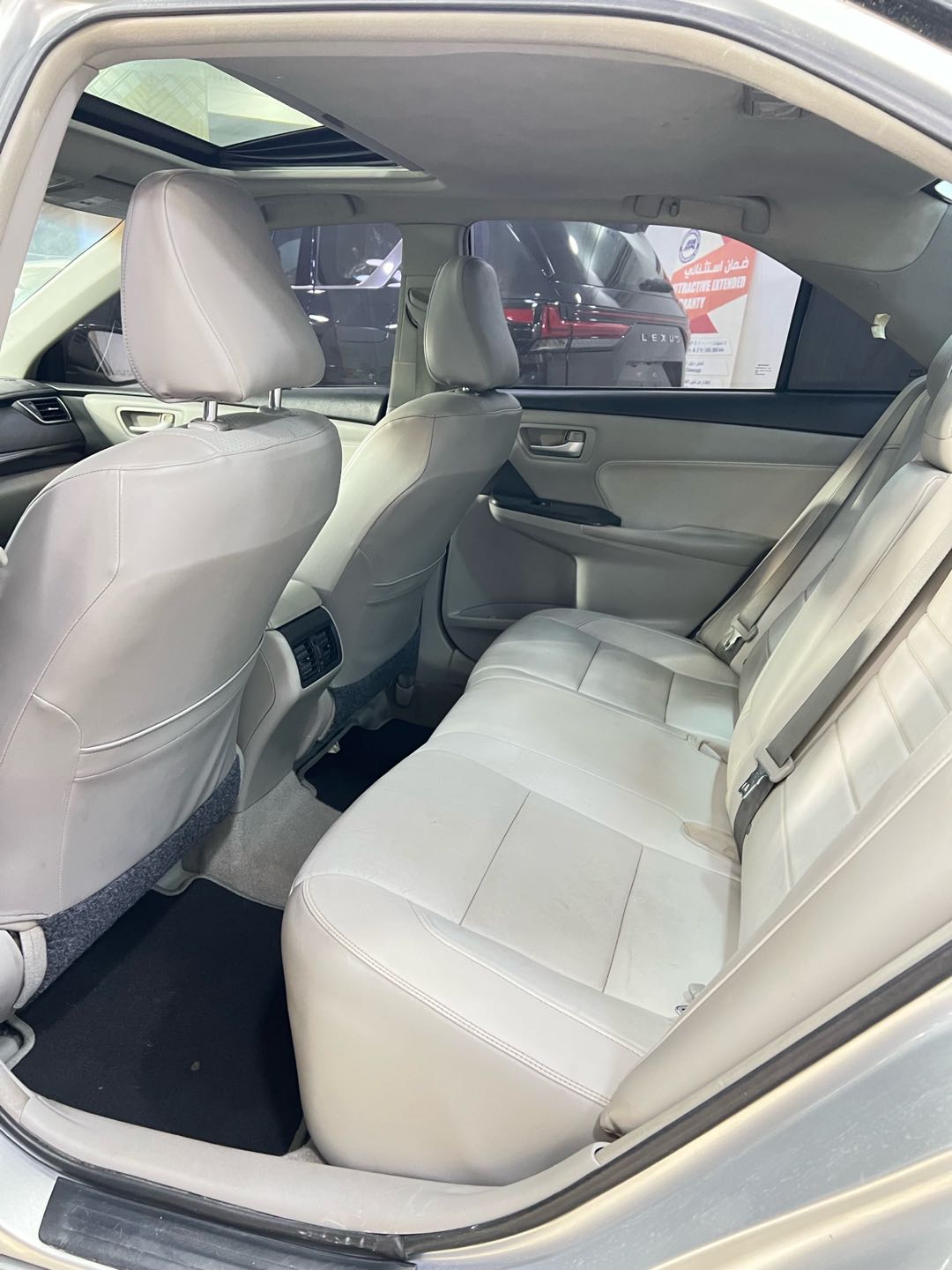 Car Image 2016 TOYOTA CAMRY XLE