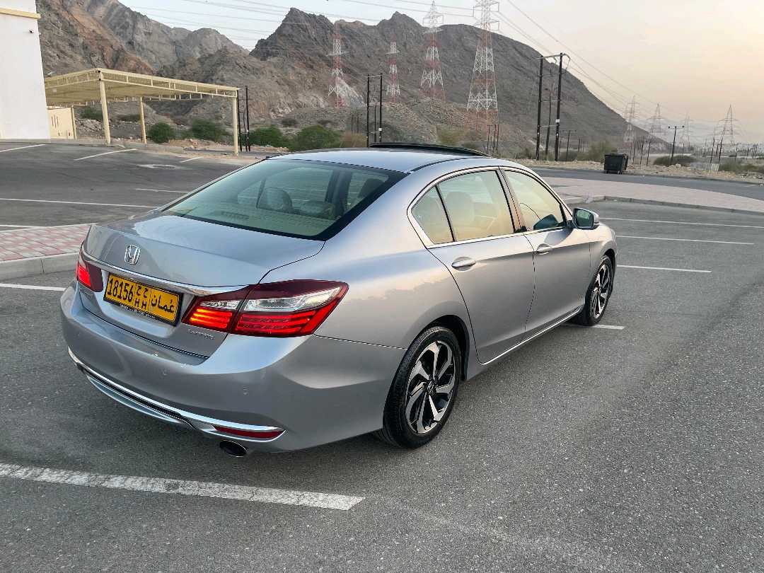 Car Image 2017 HONDA ACCORD EXL