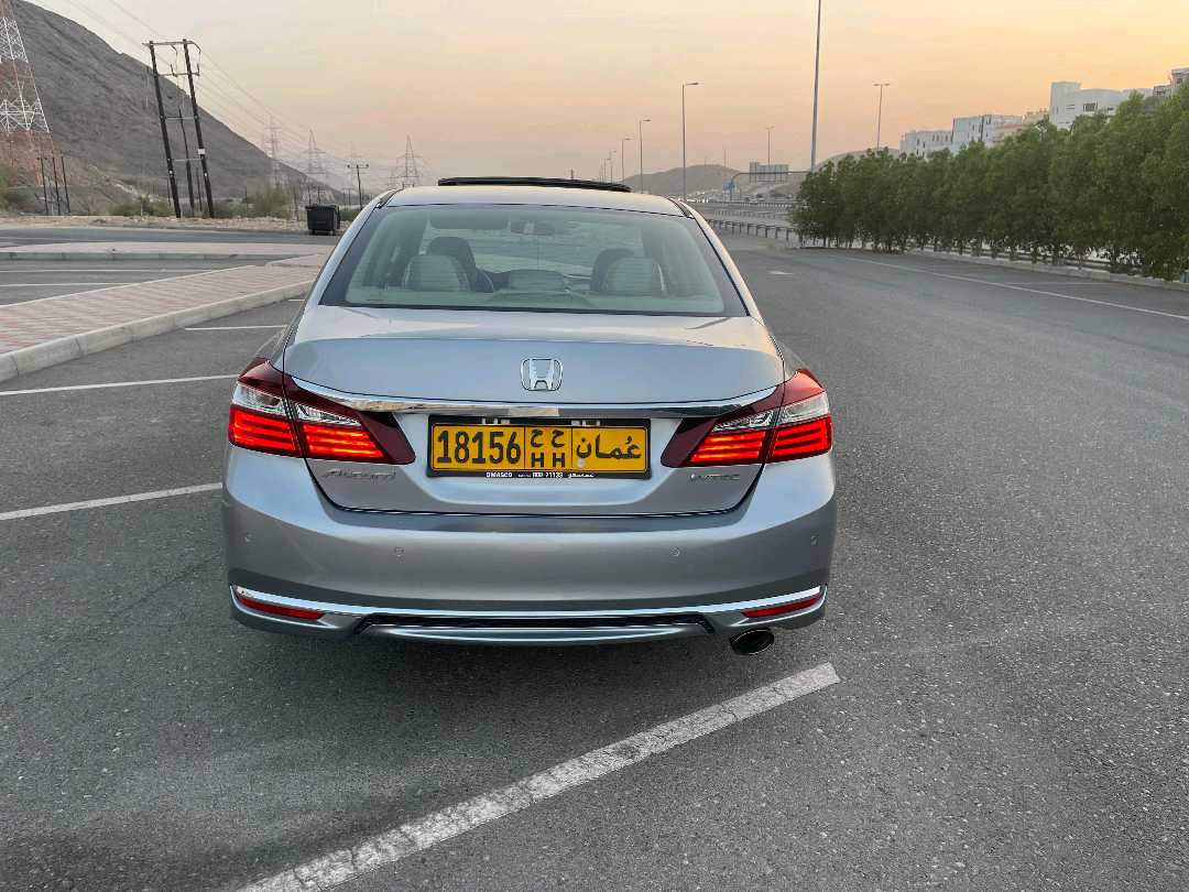 Car Image 2017 HONDA ACCORD EXL