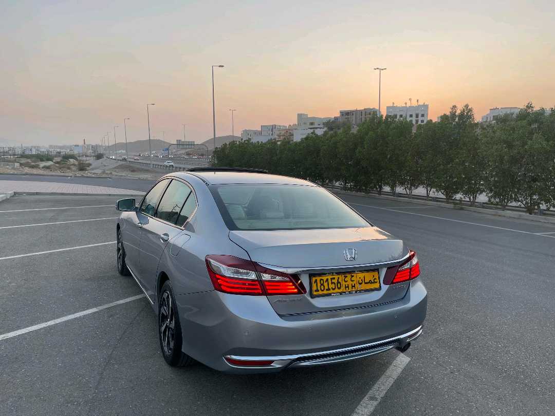 Car Image 2017 HONDA ACCORD EXL