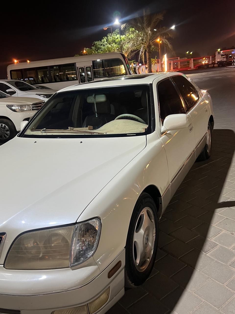 Car Image 1998 LEXUS LS 400