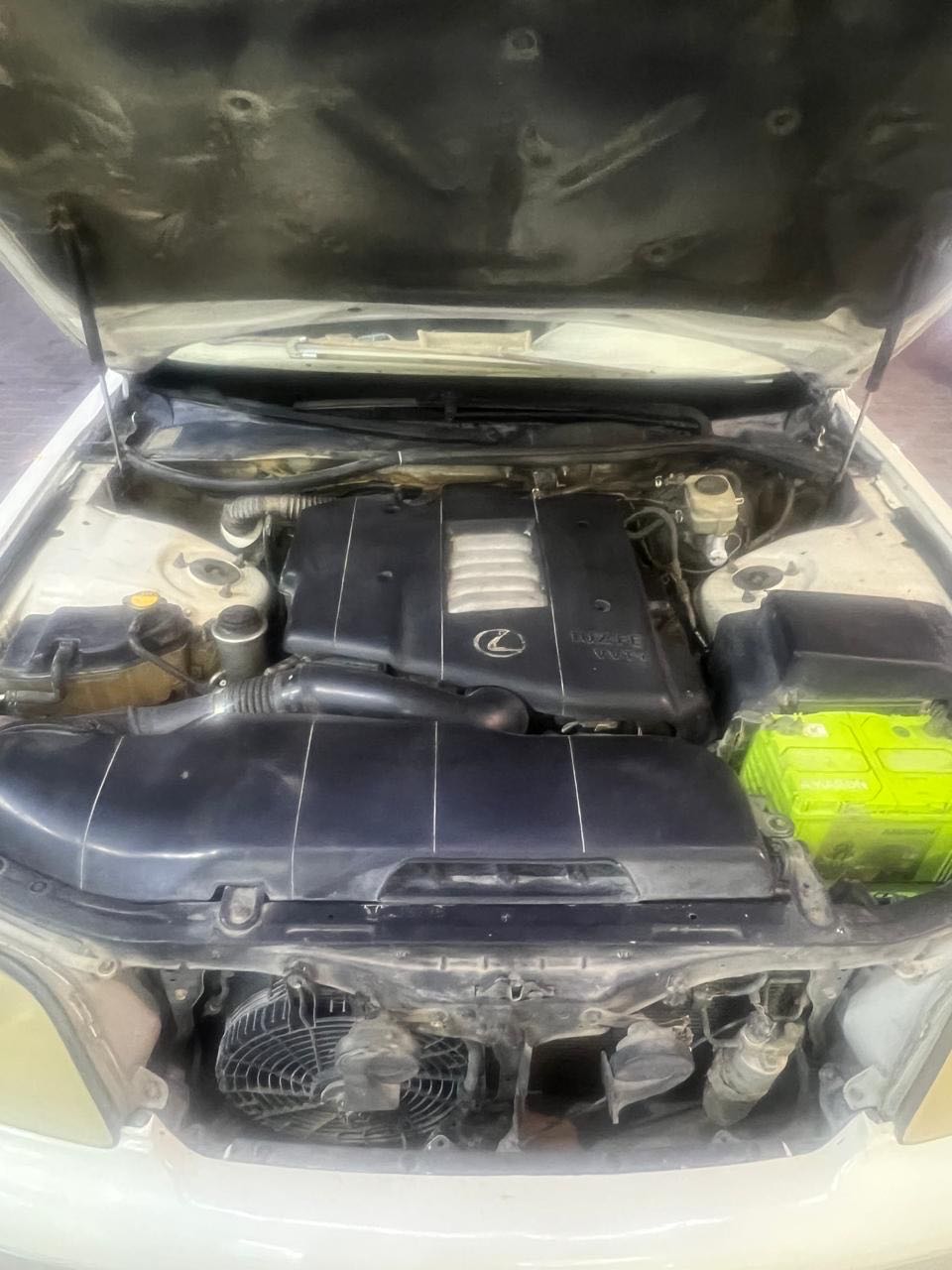 Car Image 1998 LEXUS LS 400