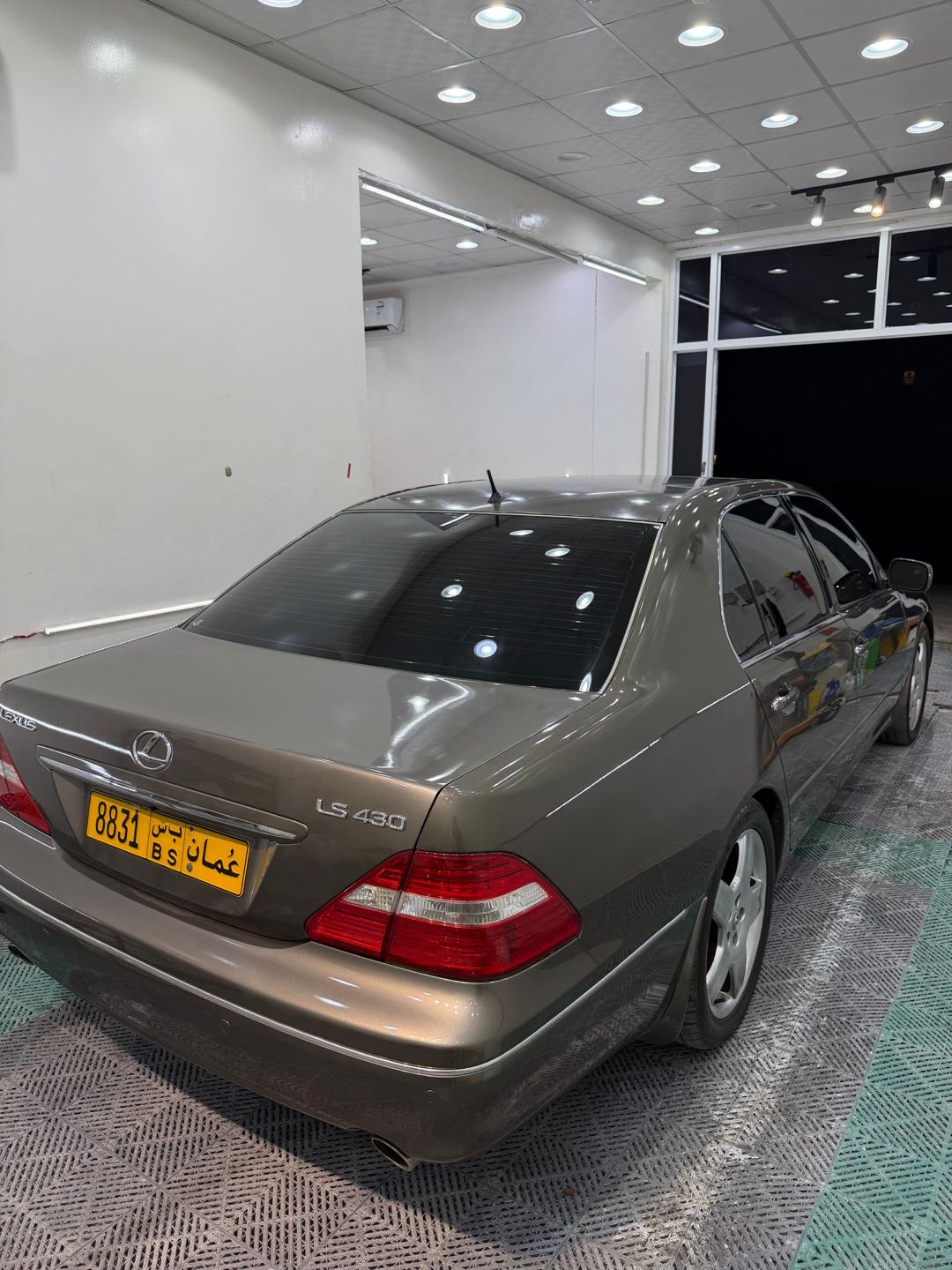 Car Image 2005 LEXUS LS 430