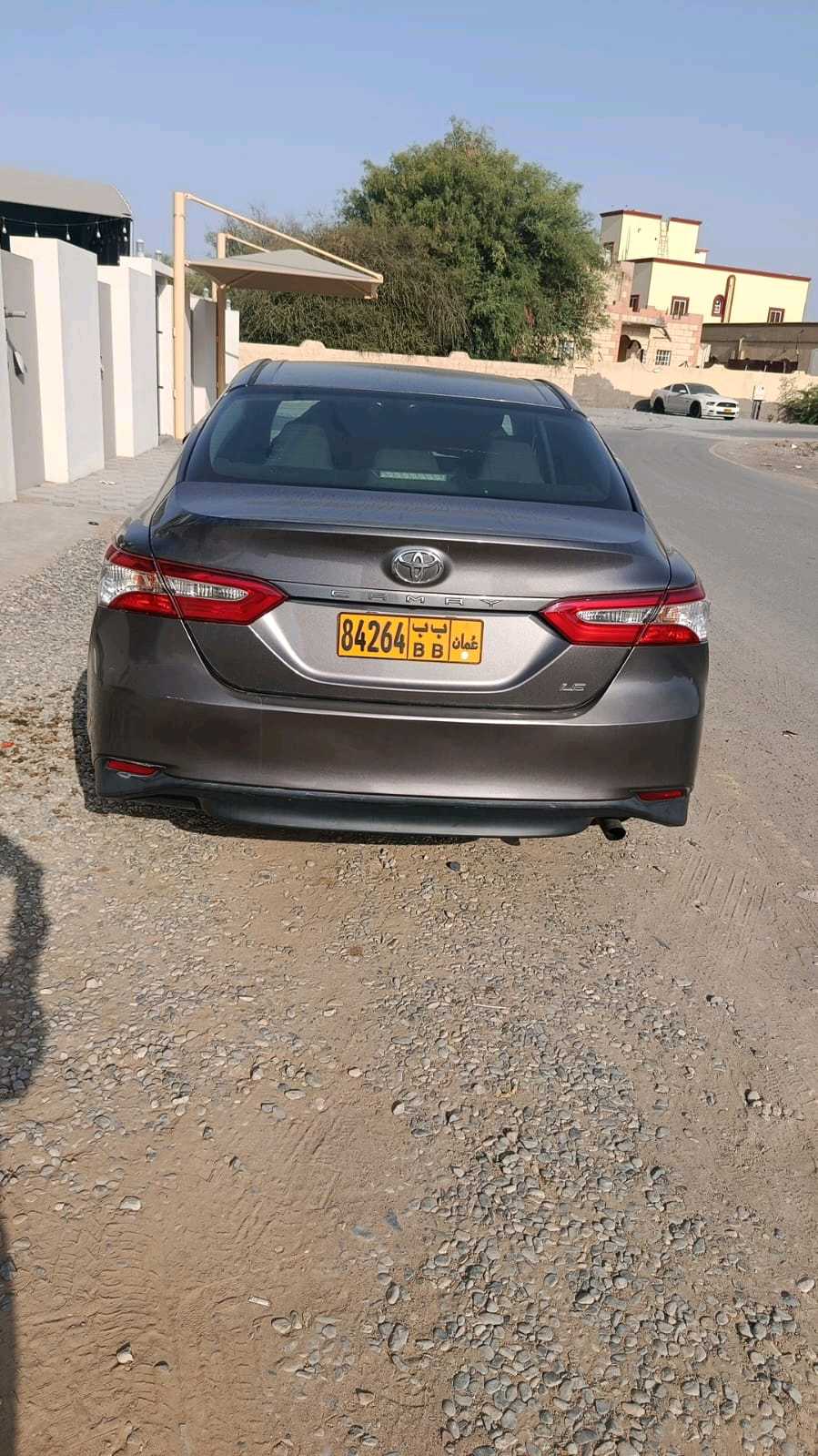Car Image 2018 TOYOTA CAMRY LE