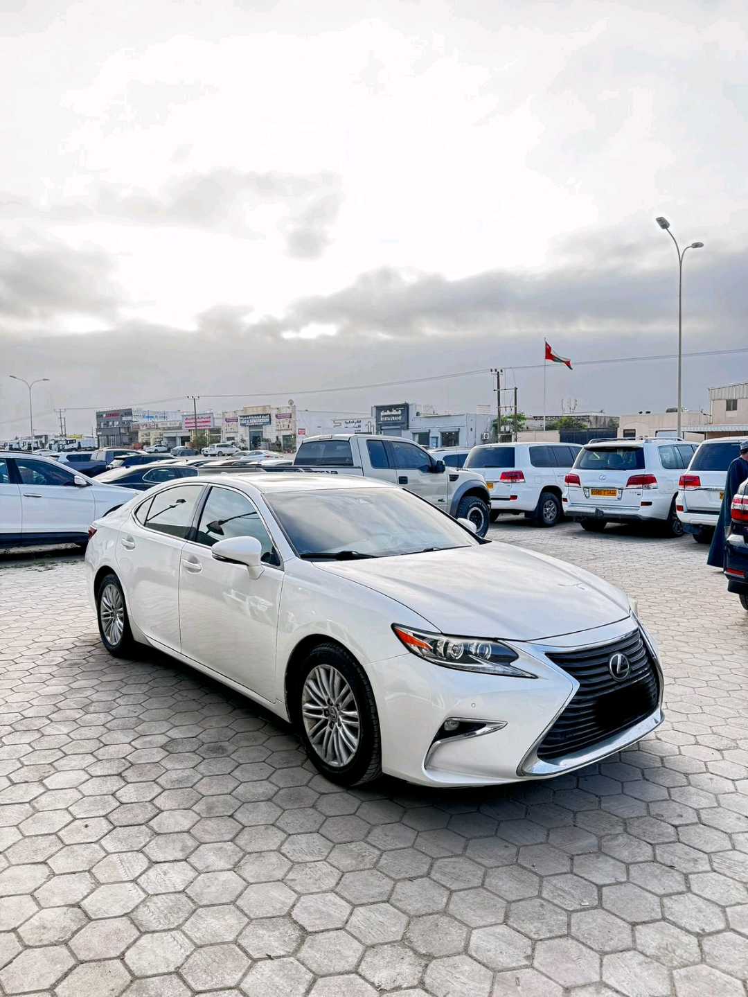 Car Image 2016 LEXUS ES 350