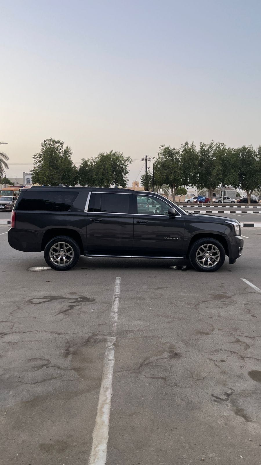 Car Image 2018 GMC YUKON XL SLT