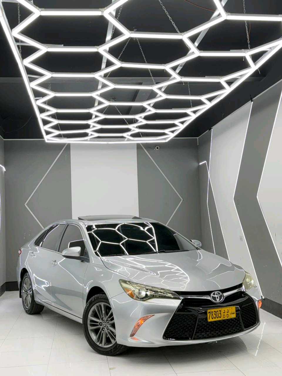 Car Image 2017 TOYOTA CAMRY SE